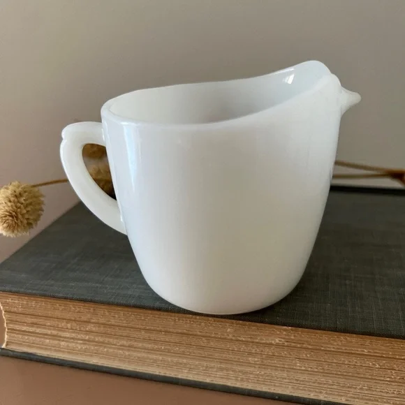 Vintage Fire King Oven Ware Pink Fleurette Creamer - Picture 8 of 12